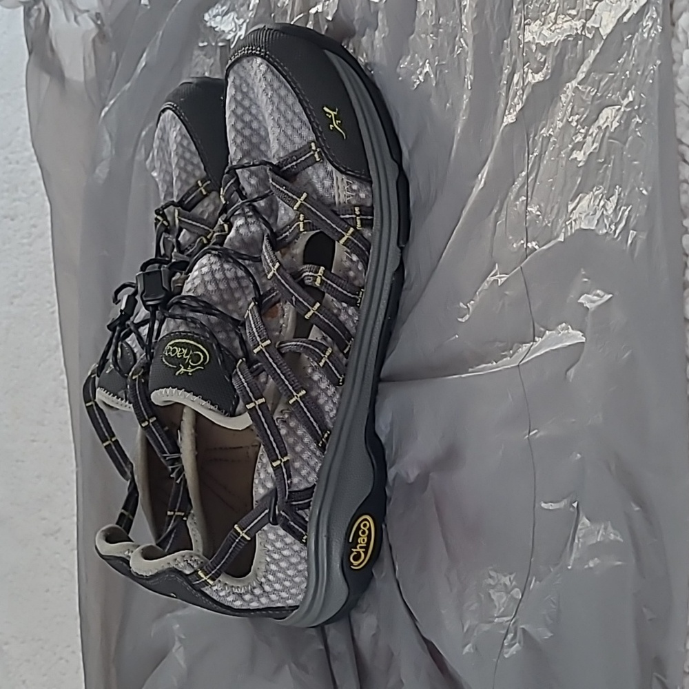 Women's Chaco Size 9 Water Shoes. Used. - Picture 2 of 6
